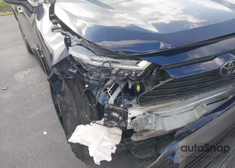 2023 Toyota Rav4 Xle z USA, uszkodzony, nr VIN 2T3W1RFV1PW242848